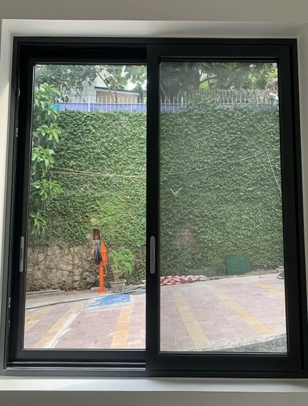 CỬA SỔ LÙA CÓ LƯỚI CHỐNG MUỖI INOX CHỐNG CẮT